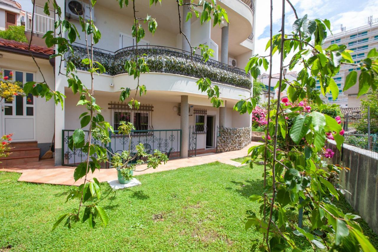 Apartments Cvjetni Dvori Makarska Ngoại thất bức ảnh