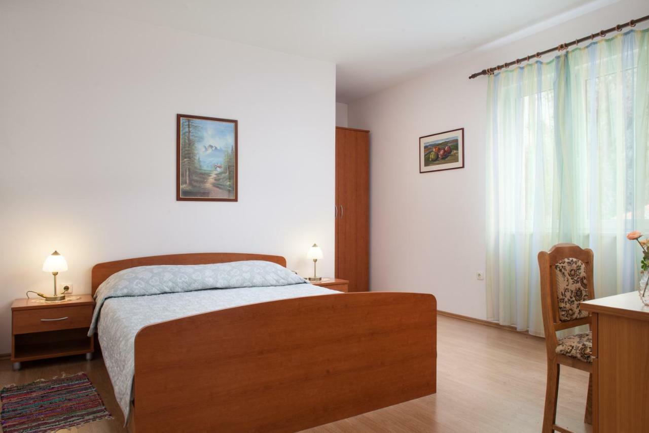 Apartments Cvjetni Dvori Makarska Ngoại thất bức ảnh