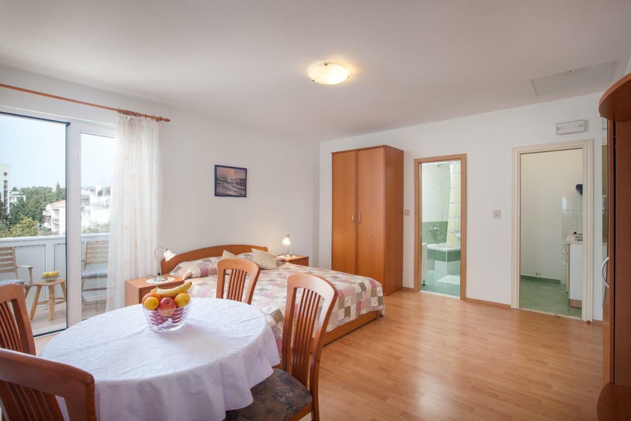Apartments Cvjetni Dvori Makarska Ngoại thất bức ảnh