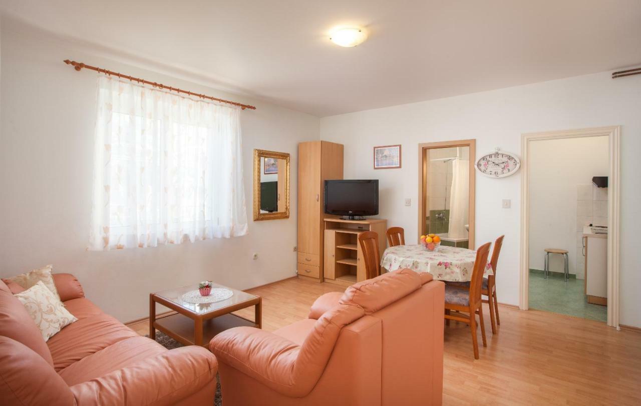 Apartments Cvjetni Dvori Makarska Ngoại thất bức ảnh