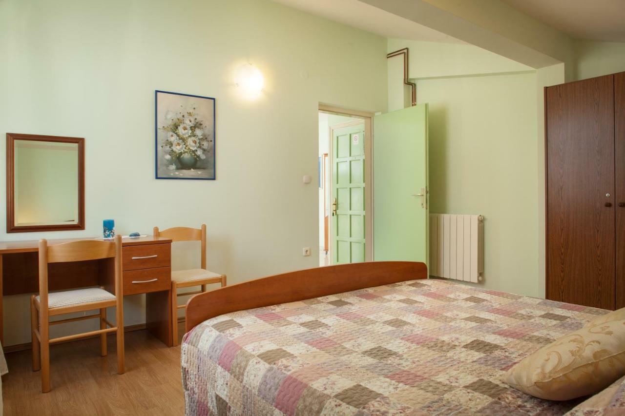 Apartments Cvjetni Dvori Makarska Ngoại thất bức ảnh