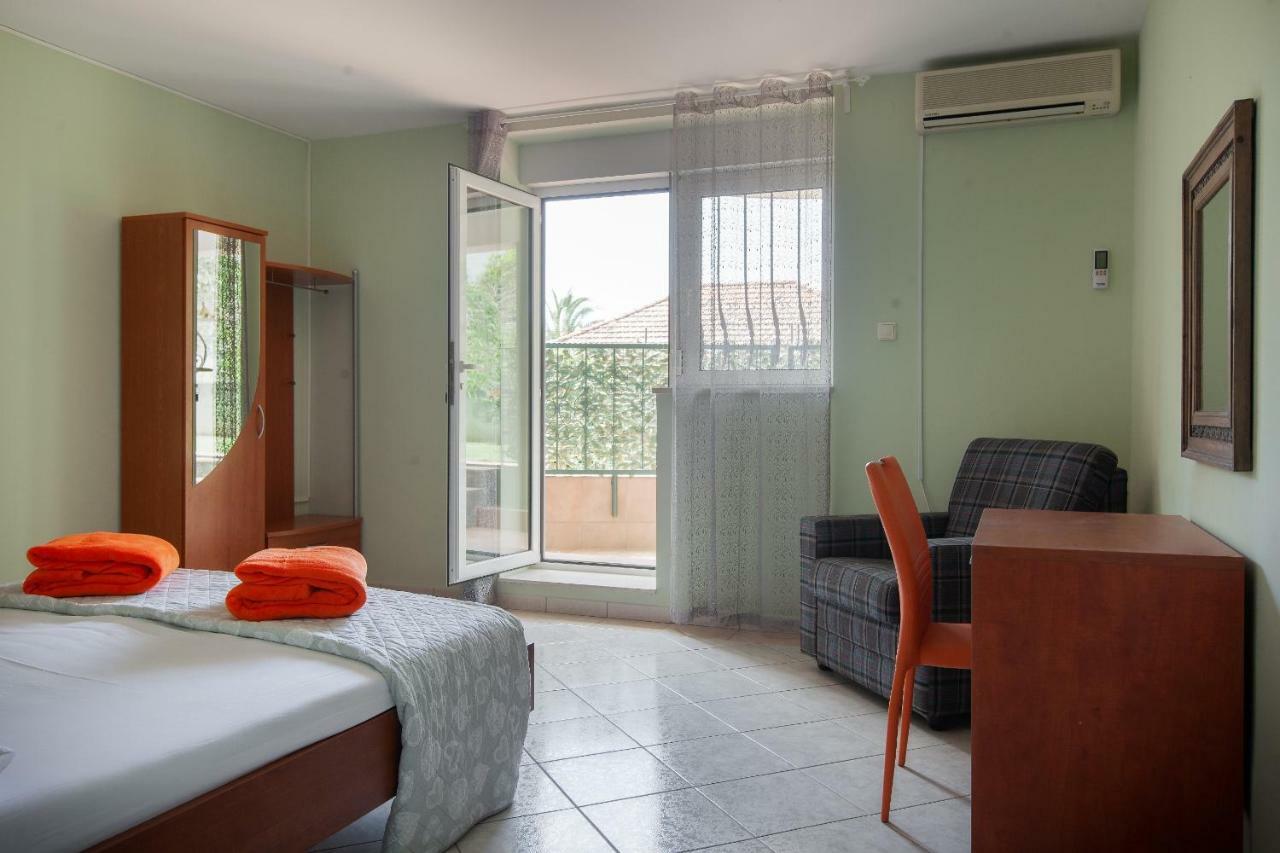 Apartments Cvjetni Dvori Makarska Ngoại thất bức ảnh