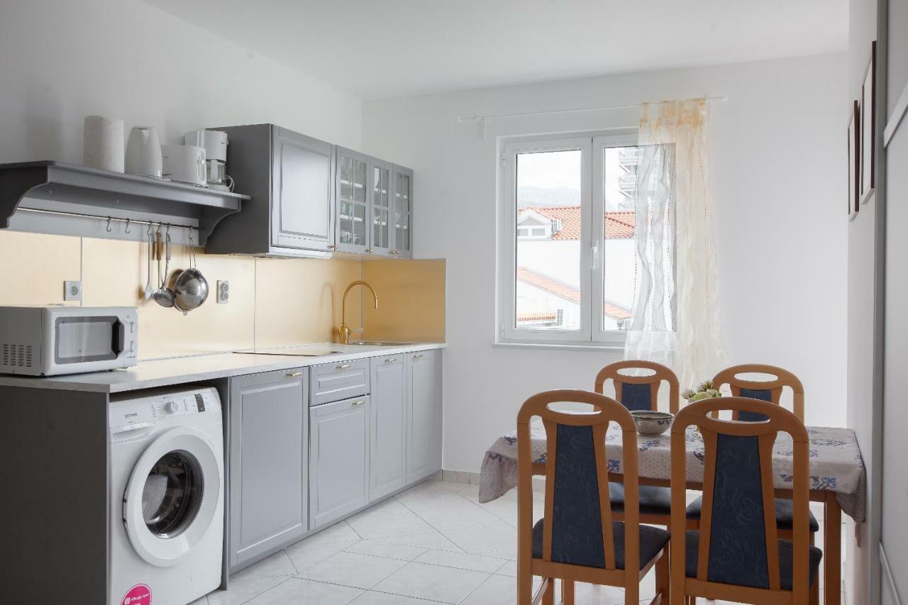 Apartments Cvjetni Dvori Makarska Ngoại thất bức ảnh