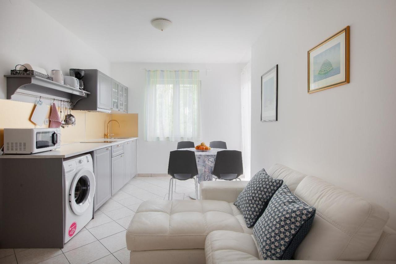 Apartments Cvjetni Dvori Makarska Ngoại thất bức ảnh