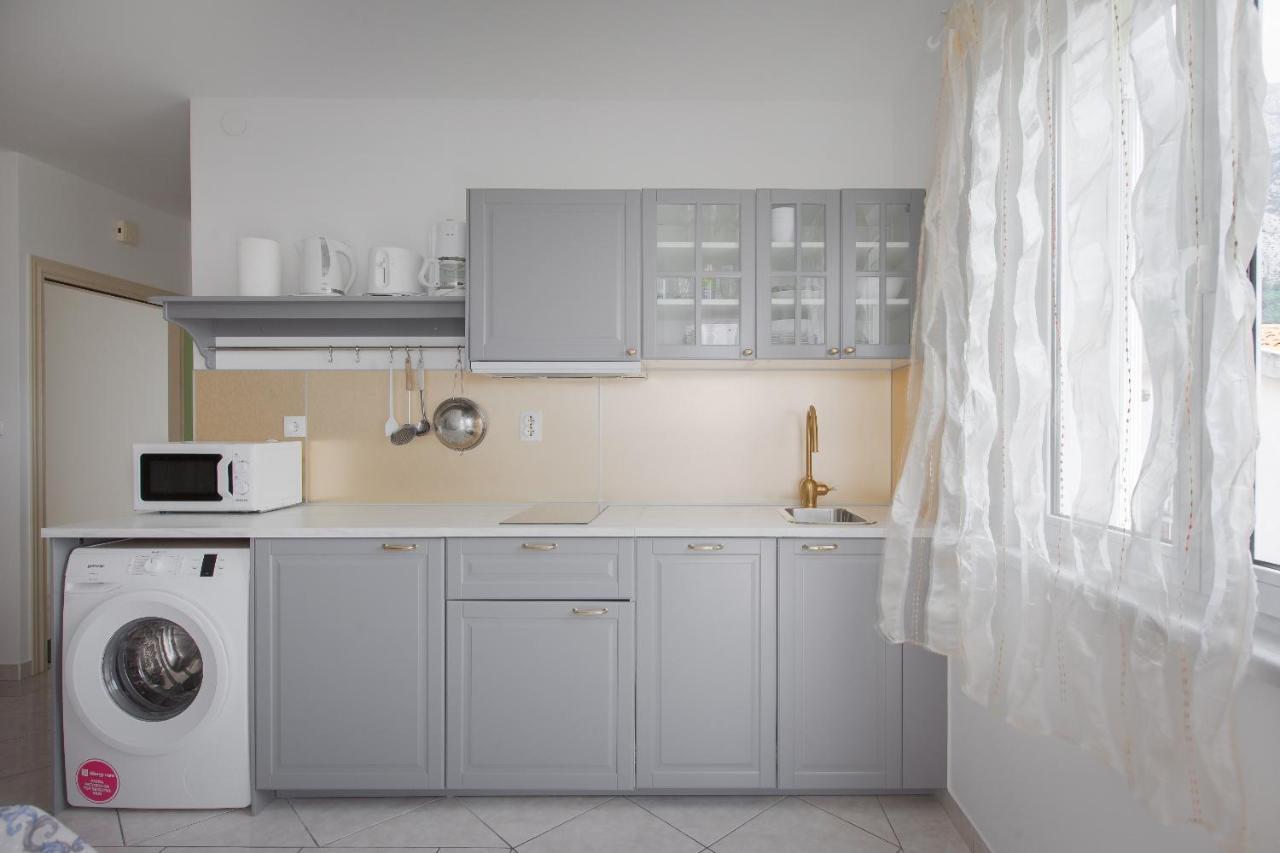 Apartments Cvjetni Dvori Makarska Ngoại thất bức ảnh